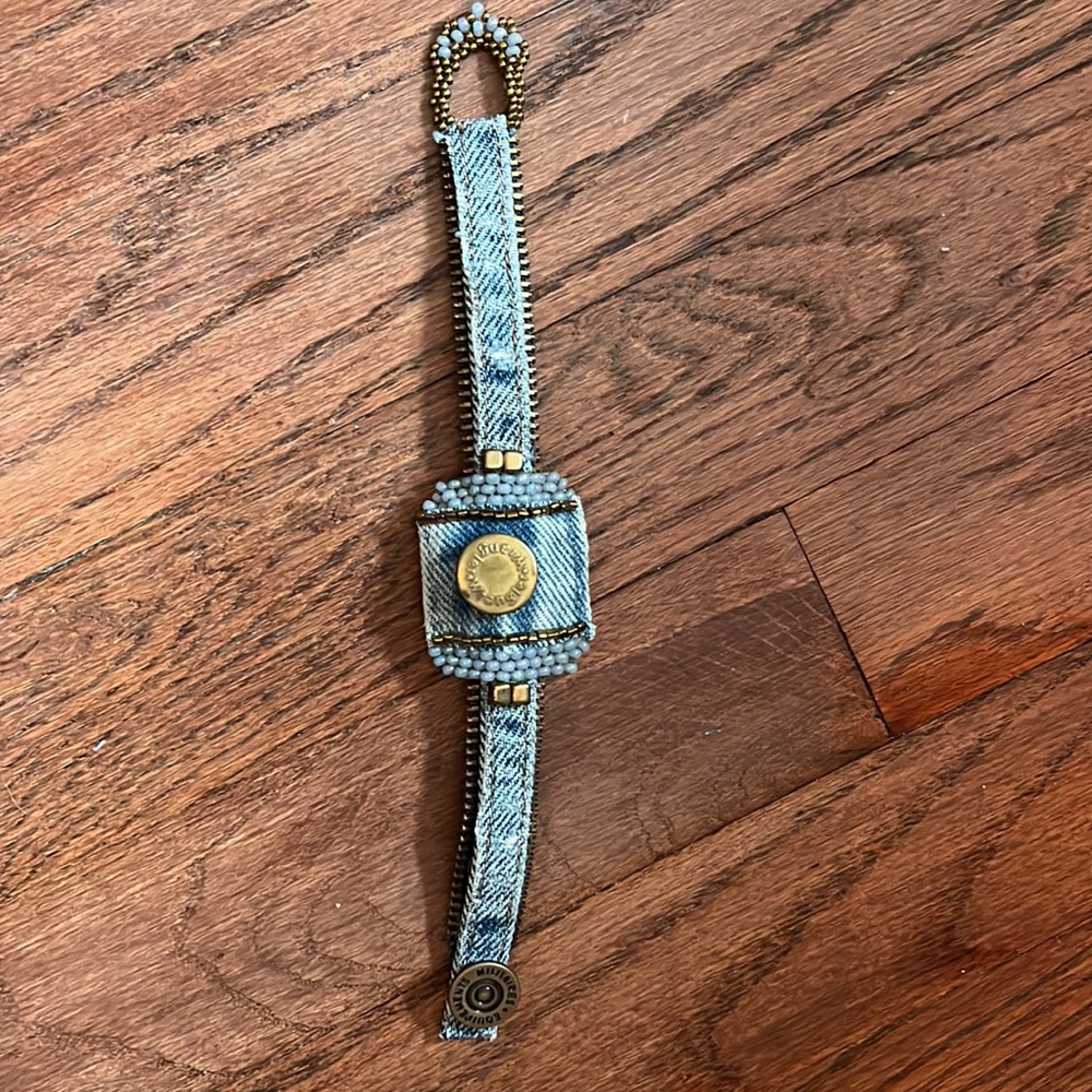 💙 Euc upcycled Wrangler zipper denim bracelet adorable unique